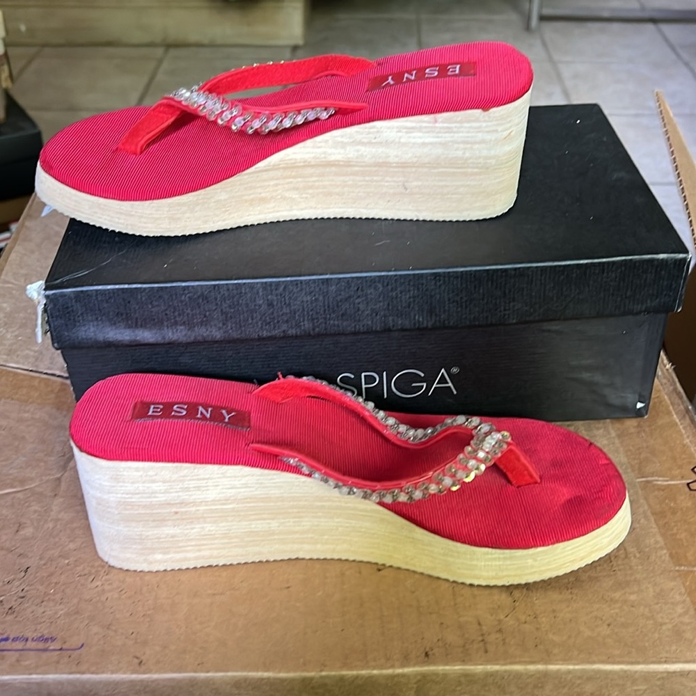 ESNY Jeweled Thong Platform Sandals in Red Sz 8. NEW